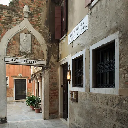 Gkk Exclusive Private Venice